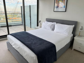 Wyndel Apartments One Bedroom MelCol83809N